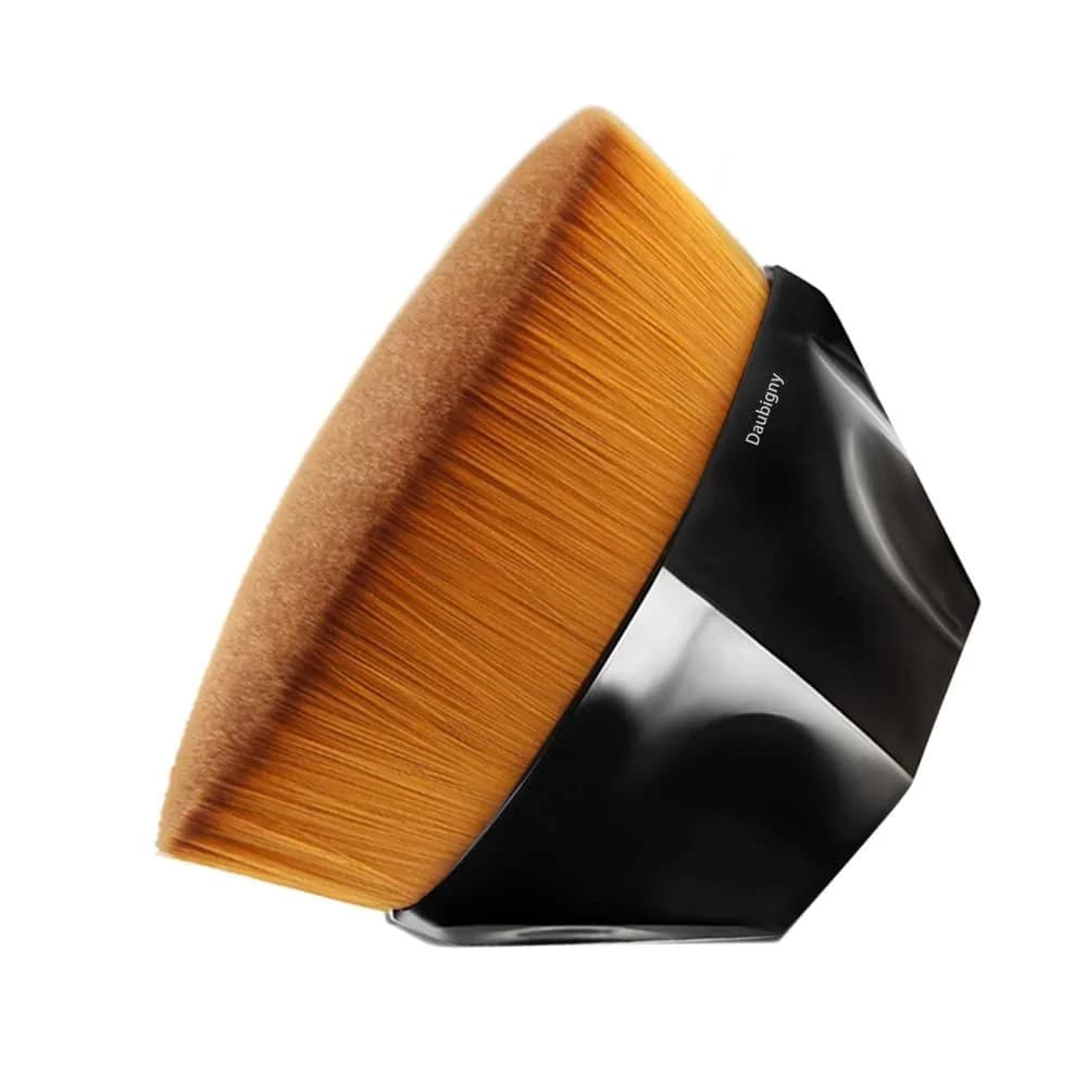 flat top kabuki foundation brush with black hexagon handle